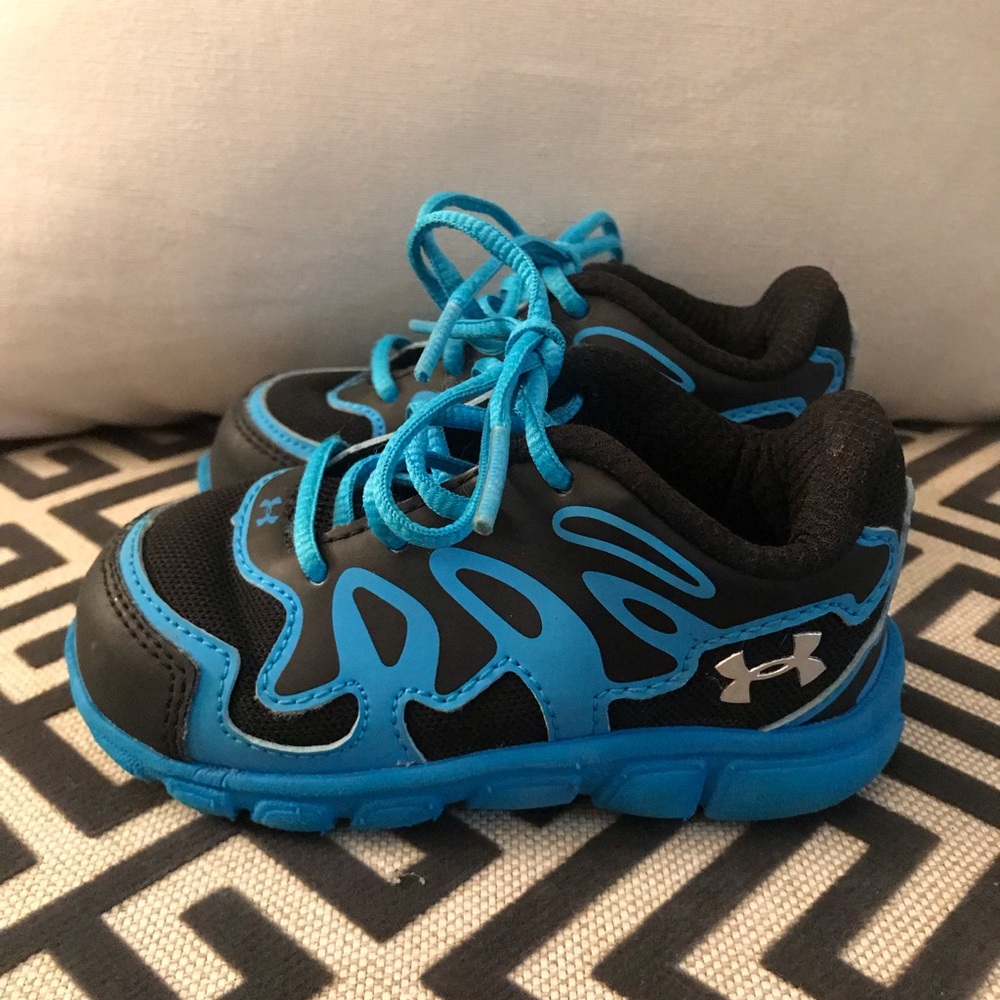 Under Armour Kids 5K Blue and Black Shoes